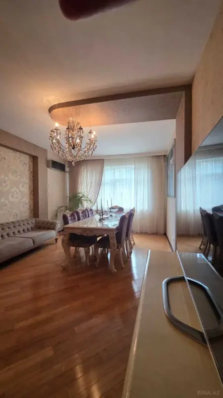 Satılır 3 otaqlı mənzil 130.8 m²