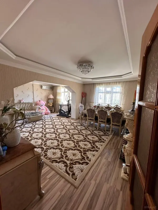 Satılır 5 otaqlı mənzil 120 m²
