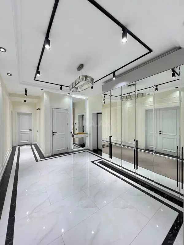 Satılır 3 otaqlı mənzil 145 m²