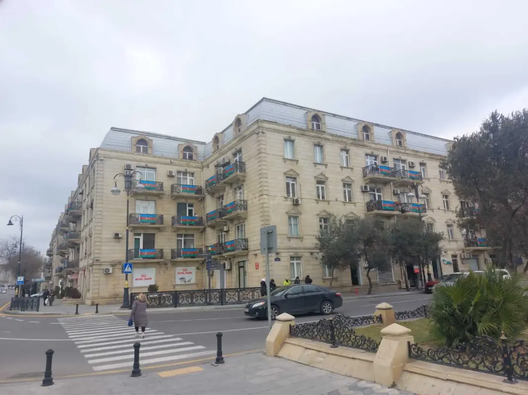 Satılır 3 otaqlı mənzil 90 m²