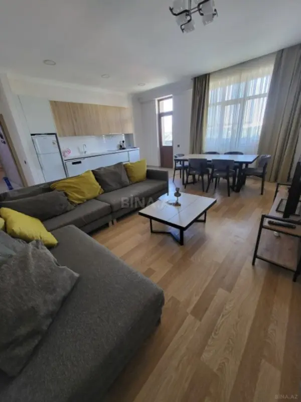 Satılır 3 otaqlı mənzil 110 m²