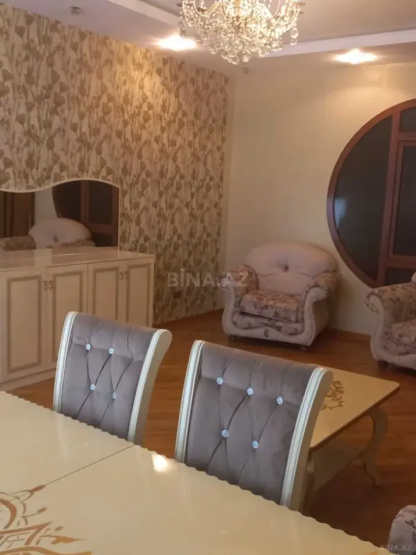 Kirayə verilir 3 otaqlı mənzil 120 m²