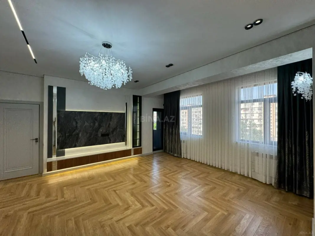 Satılır 4 otaqlı mənzil 110 m²
