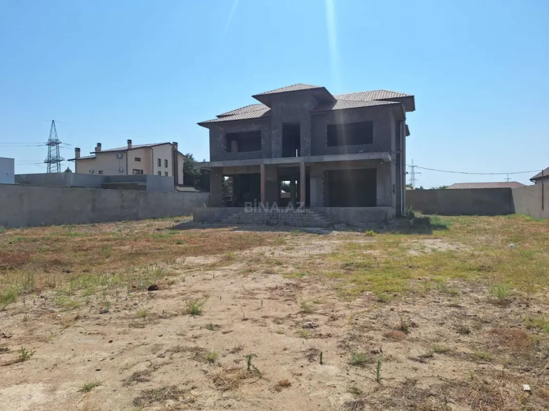 Satılır 6 otaqlı həyət evi 540 m²