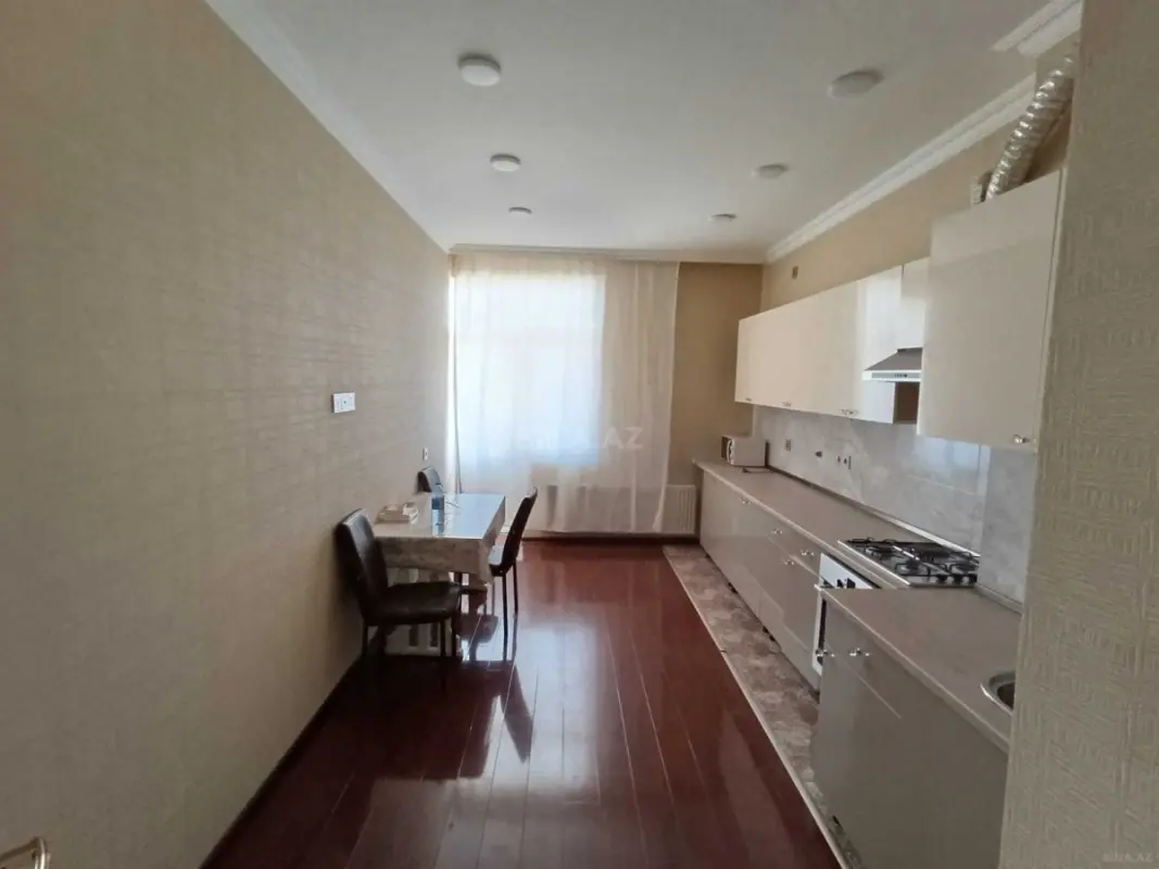 Kirayə verilir 2 otaqlı mənzil 99 m²