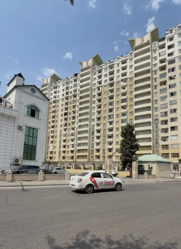 Satılır 2 otaqlı mənzil 74 m²
