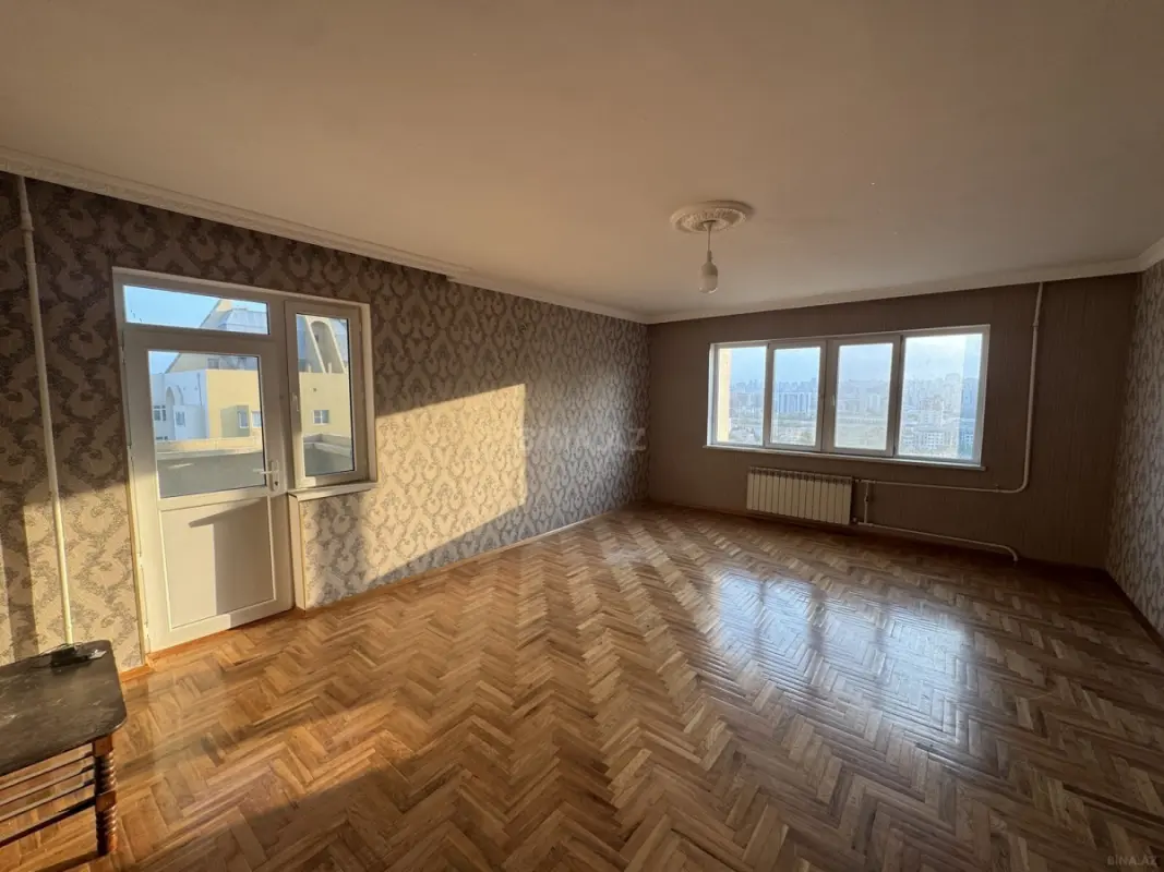Kirayə verilir 5 otaqlı mənzil 150 m²