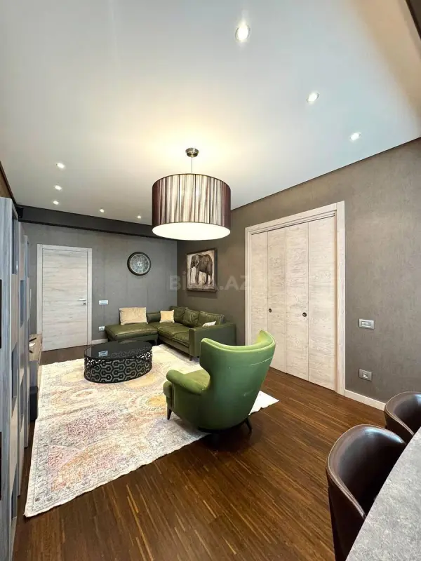 Satılır 3 otaqlı mənzil 140 m²
