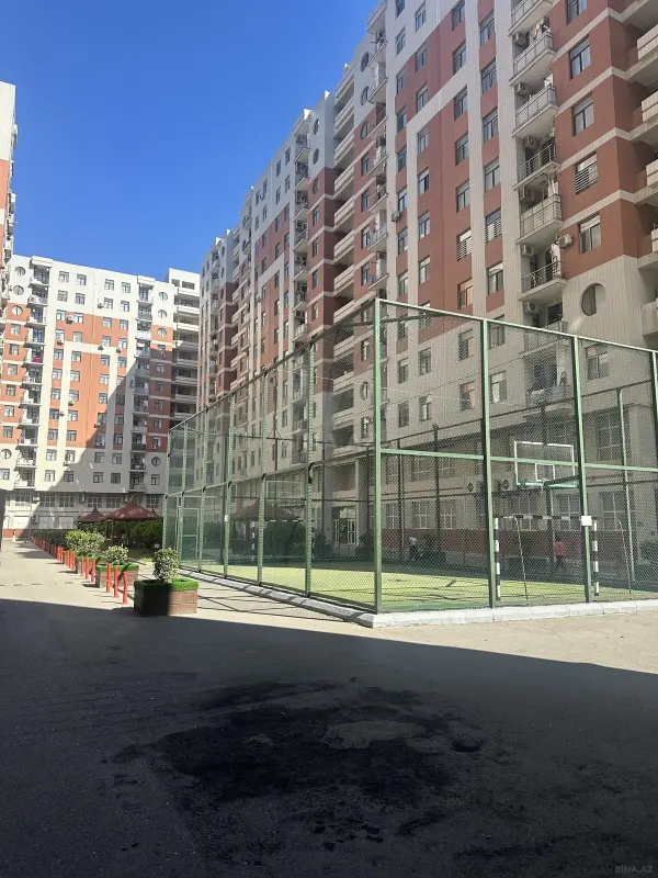 Kirayə verilir 3 otaqlı mənzil 130 m²