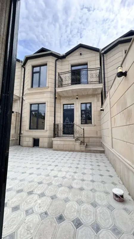 Satılır 5 otaqlı həyət evi 160 m²