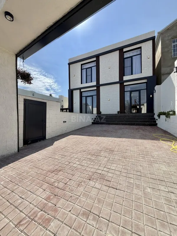 Satılır 5 otaqlı həyət evi 220 m²