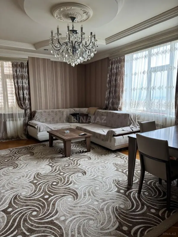 Satılır 3 otaqlı mənzil 120 m²