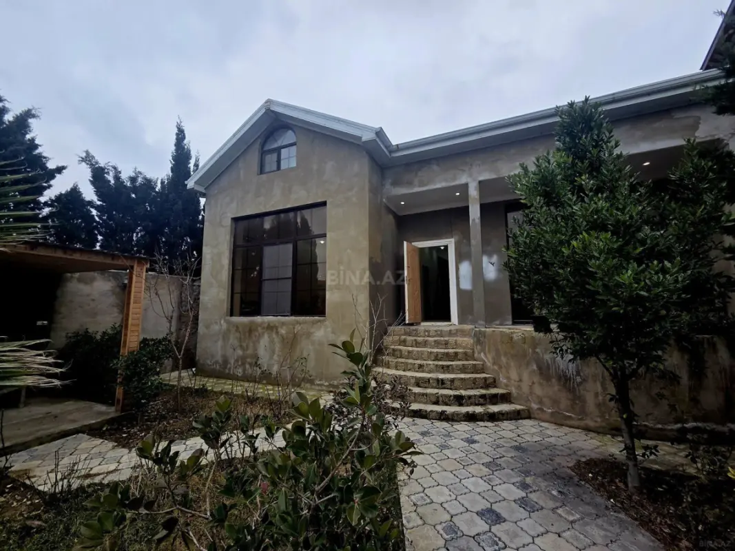 Satılır 5 otaqlı həyət evi 200 m²