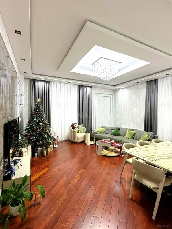 Satılır 4 otaqlı mənzil 185.5 m²