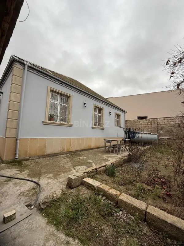 Satılır 4 otaqlı həyət evi 180 m²