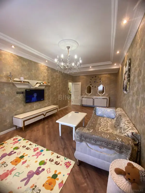 Satılır 3 otaqlı mənzil 130 m²