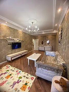 Satılır 3 otaqlı mənzil 130 m² — Bakı, İnşaatçılar 3 otaq 130.00 m²