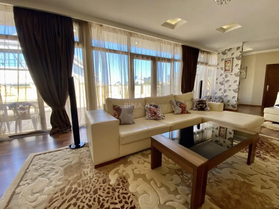 Kirayə verilir 4 otaqlı mənzil 250 m²