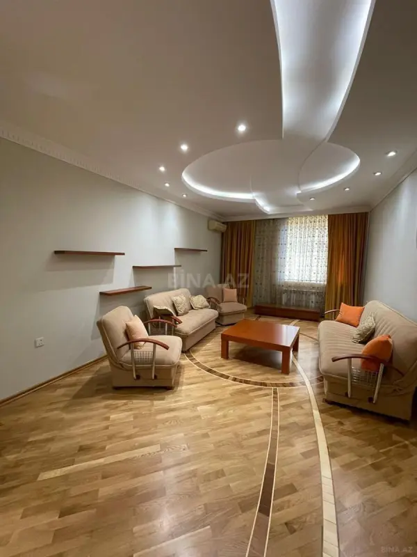 Kirayə verilir 3 otaqlı mənzil 130 m²
