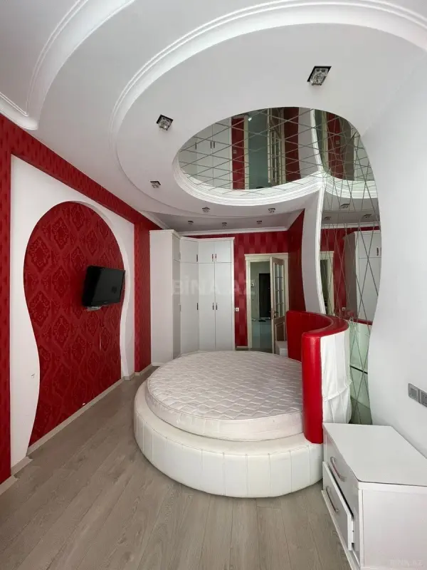 Kirayə verilir 3 otaqlı mənzil 160 m²