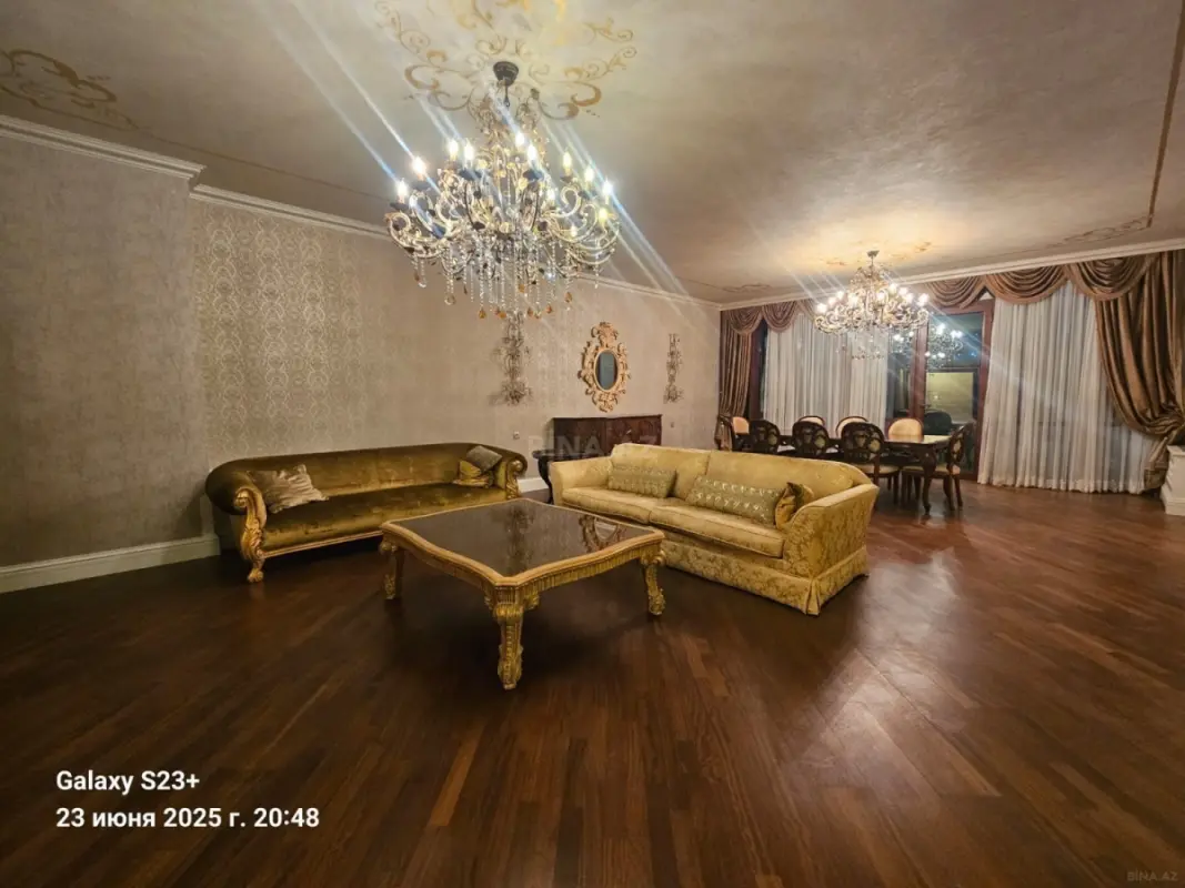 Satılır 4 otaqlı mənzil 274 m²