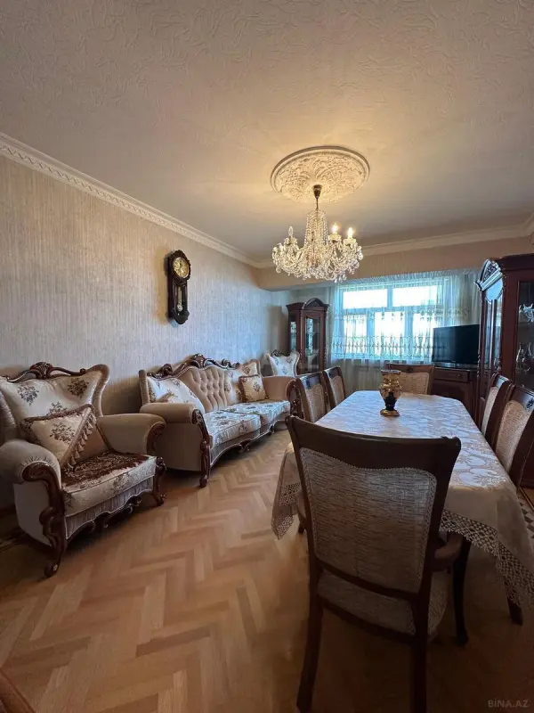 Satılır 4 otaqlı mənzil 125 m²