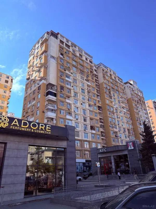 Satılır 3 otaqlı mənzil 148 m²