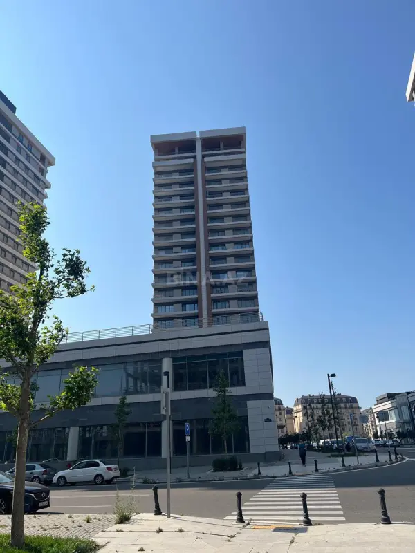 Satılır 7 otaqlı mənzil 342 m²