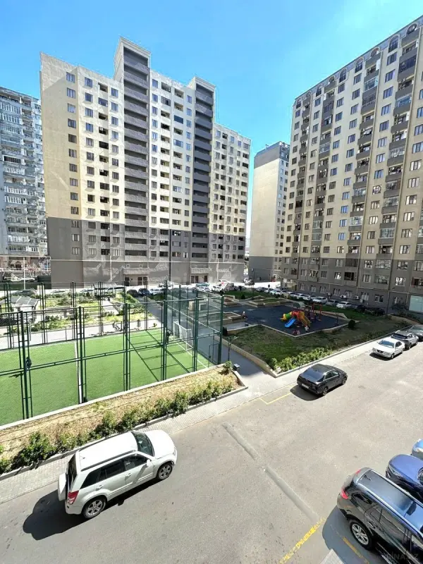 Satılır 3 otaqlı mənzil 110 m²