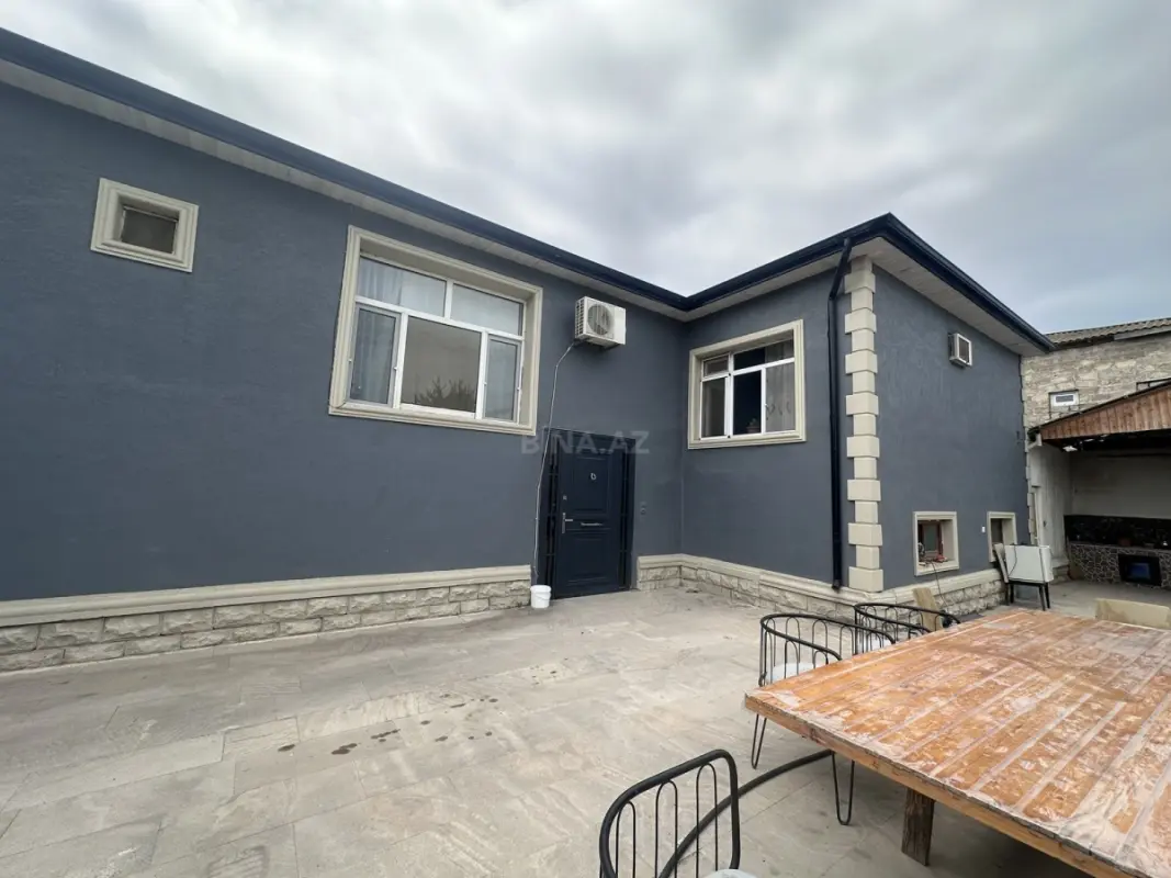 Satılır 4 otaqlı həyət evi 160 m²
