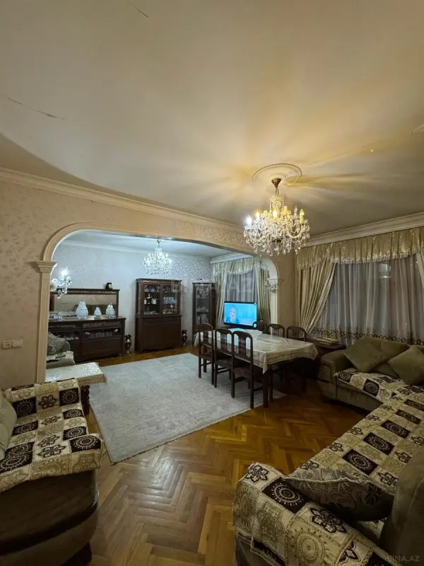 Satılır 4 otaqlı mənzil 125 m²