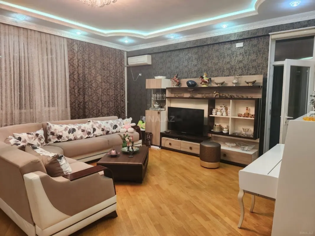 Satılır 3 otaqlı mənzil 124 m²