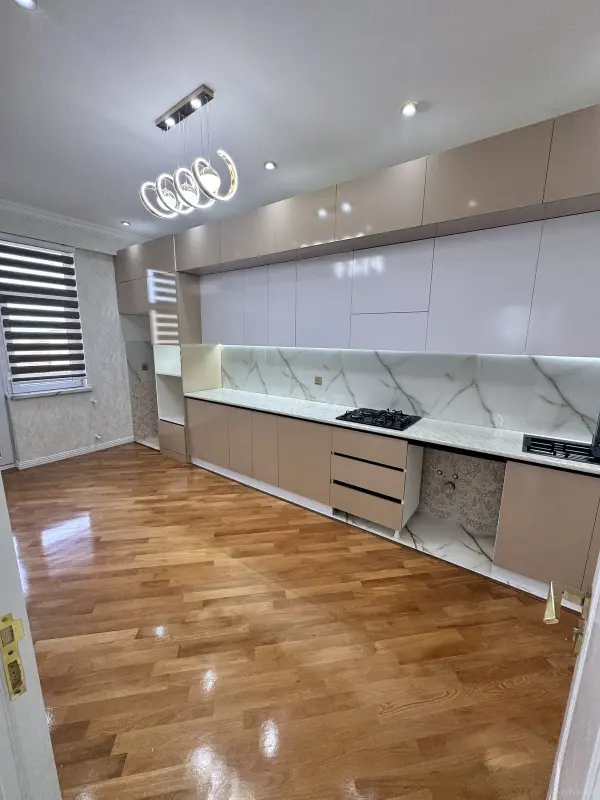 Satılır 3 otaqlı mənzil 110 m²