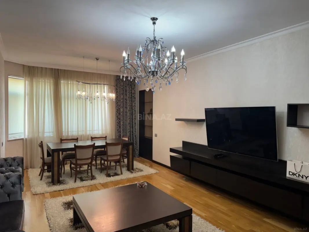 Kirayə verilir 4 otaqlı mənzil 185 m²