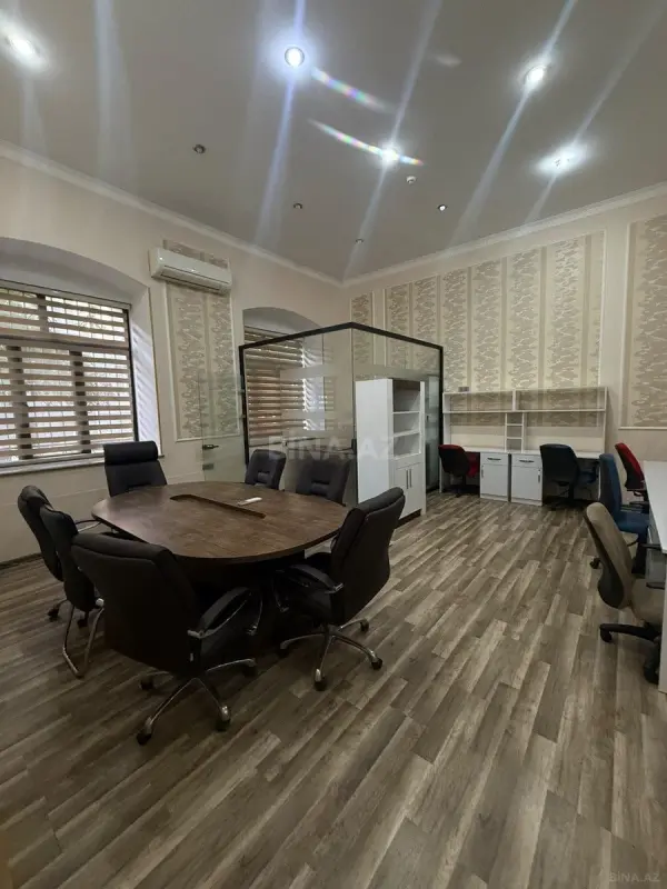 Kirayə verilir 4 otaqlı ofis 135 m²