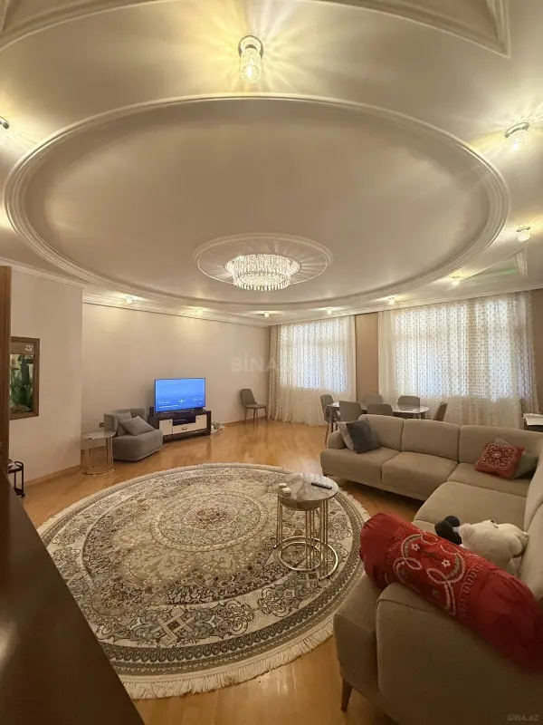 Satılır 3 otaqlı mənzil 170 m²