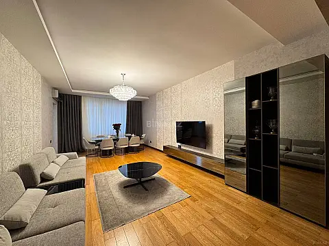 Satılır 3 otaqlı mənzil 158 m² — Bakı 3 otaq 158.00 m²
