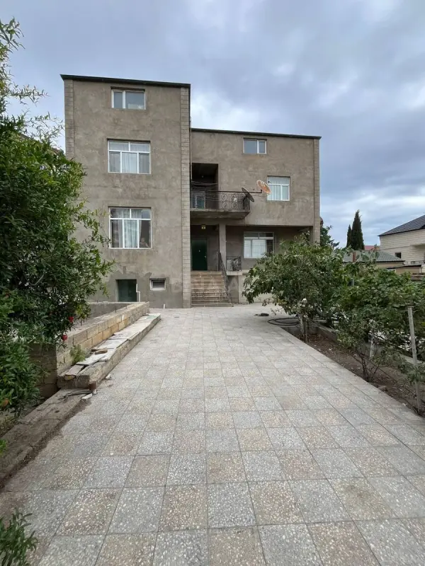 Satılır 6 otaqlı həyət evi 500 m²