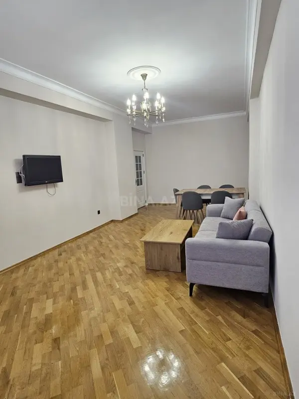 Kirayə verilir 2 otaqlı mənzil 66 m²