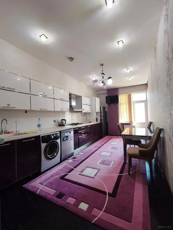Kirayə verilir 3 otaqlı mənzil 150 m²