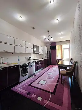 Kirayə verilir 3 otaqlı mənzil 150 m² — Bakı 3 otaq 150.00 m²