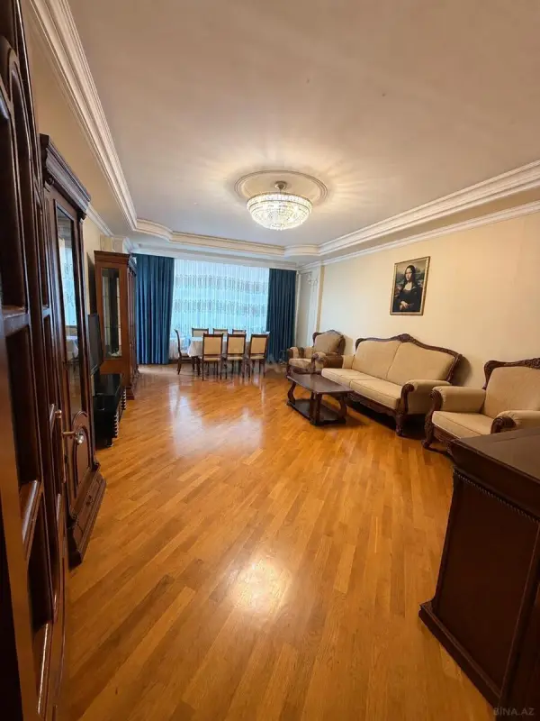 Kirayə verilir 3 otaqlı mənzil 160 m²