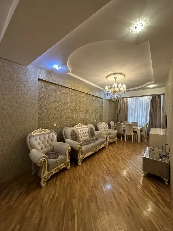 Satılır 3 otaqlı mənzil 98 m²