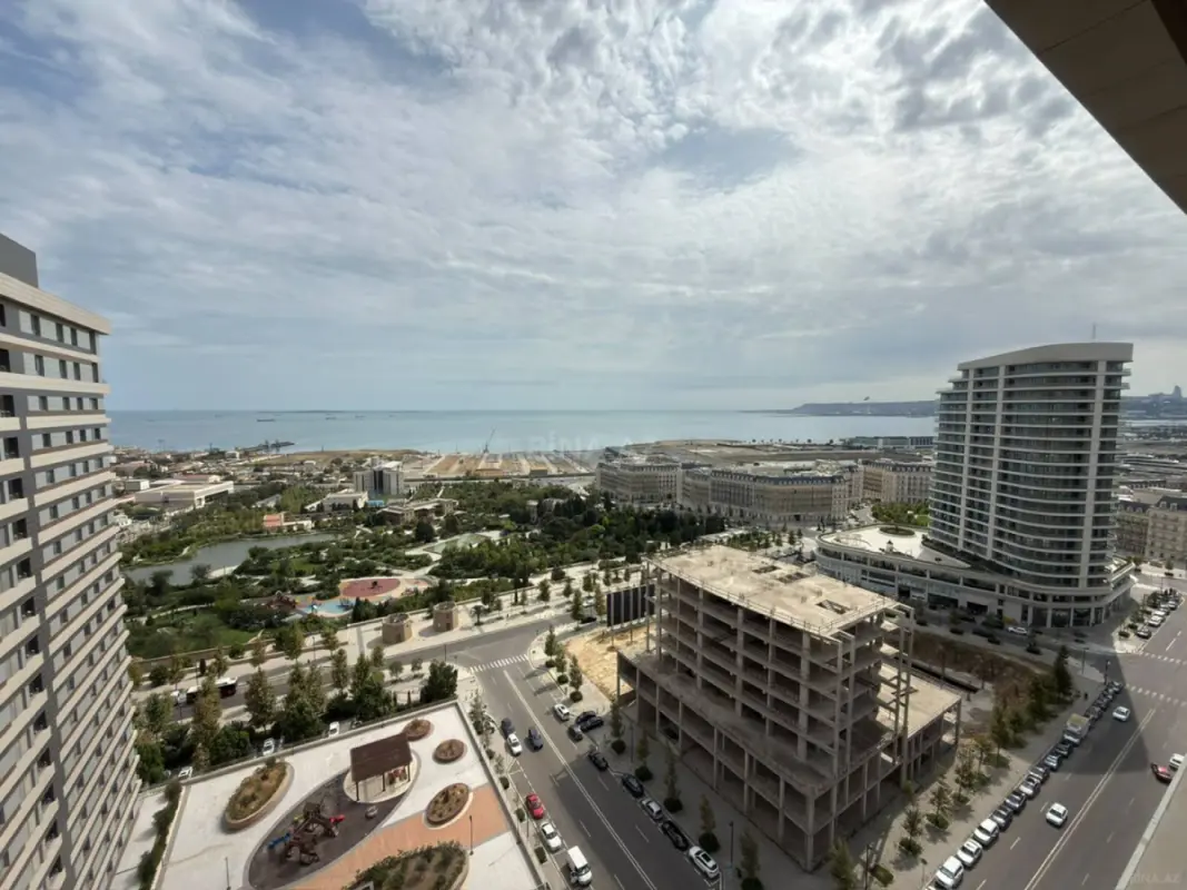 Satılır 3 otaqlı mənzil 157 m²
