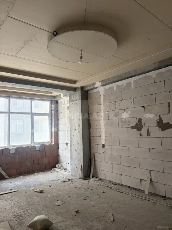 Satılır 4 otaqlı mənzil 133 m²