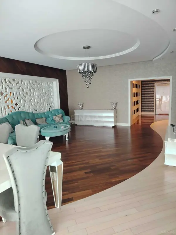 Kirayə verilir 3 otaqlı mənzil 190 m²