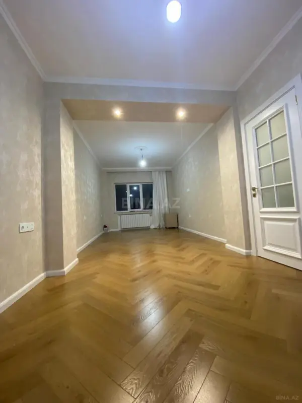 Satılır 2 otaqlı mənzil 92 m²