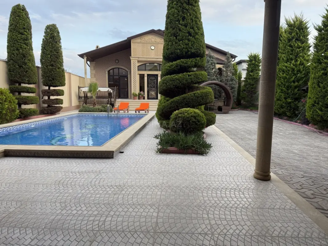 Satılır 4 otaqlı həyət evi 200 m²