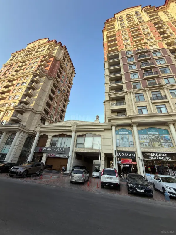 Satılır 3 otaqlı mənzil 126 m²