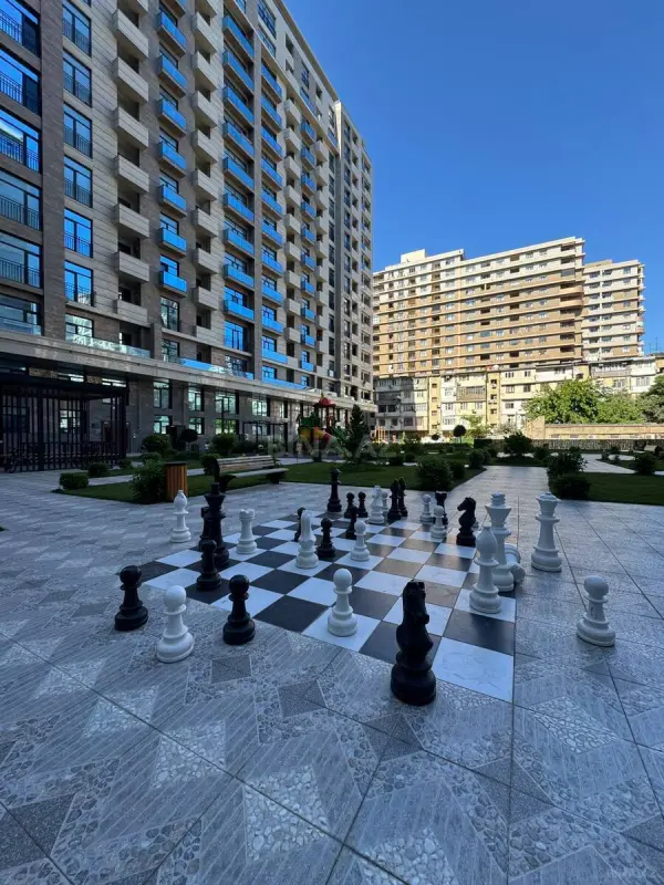 Satılır 2 otaqlı mənzil 83 m²